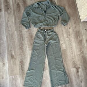 Women's Green Pants & Jumpsuit Set
